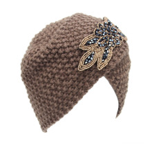 Frauen strickte Rhinestone-Blumen-Hut-Kreuz-Häkelarbeit-Turban-Mütze Winter-Indien-Kappen-warmer Hut (HW128)